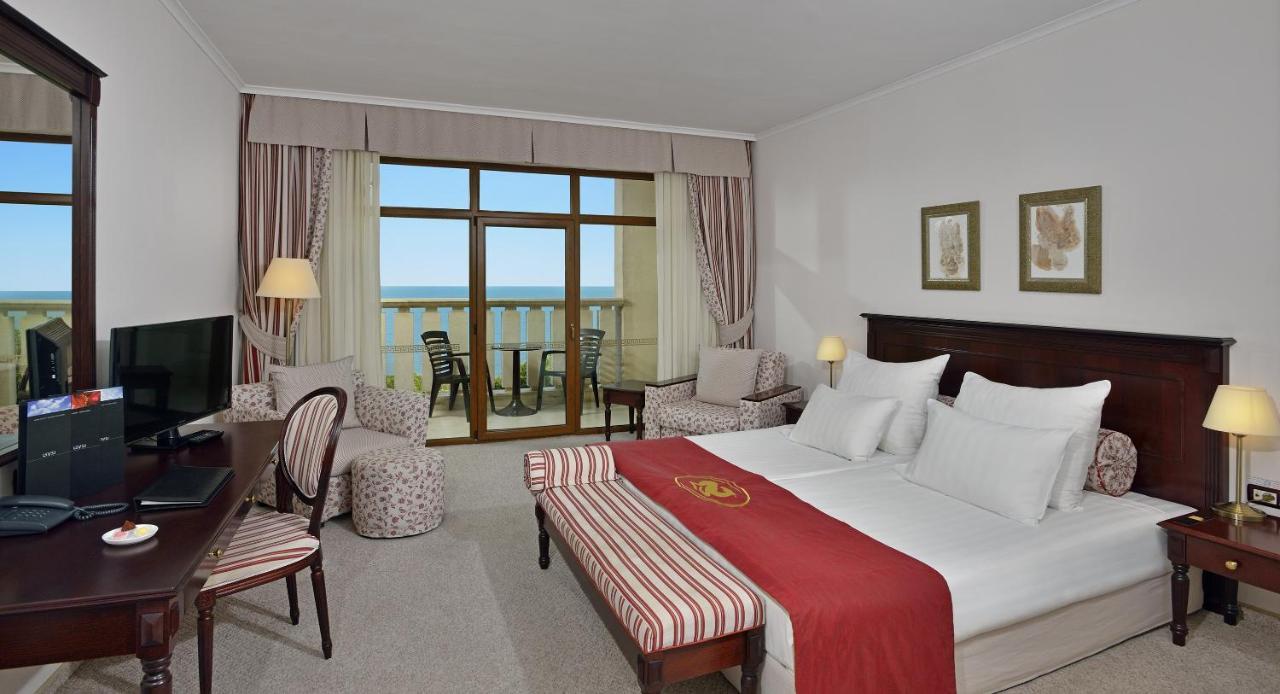 Melia Grand Hermitage All Inclusive Golden Sands Ngoại thất bức ảnh A room at the hotel