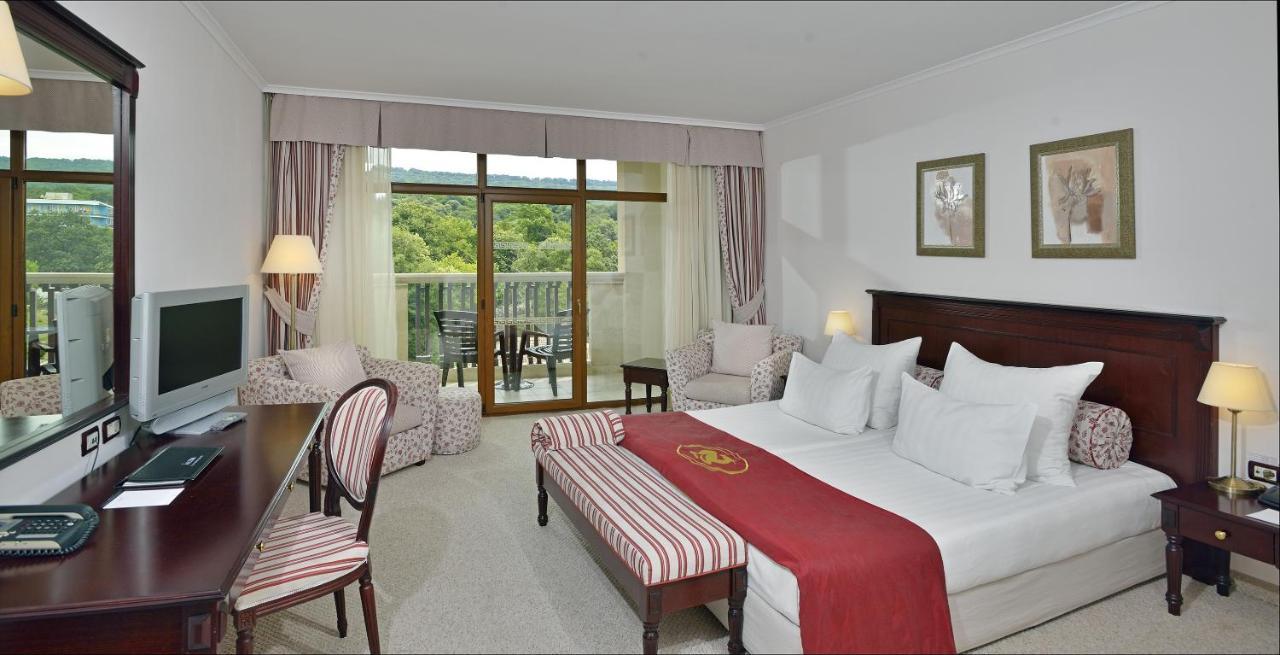 Melia Grand Hermitage All Inclusive Golden Sands Ngoại thất bức ảnh A room at the hotel