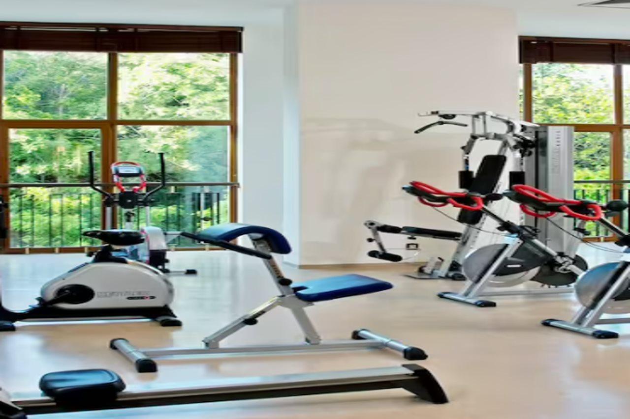 Melia Grand Hermitage All Inclusive Golden Sands Ngoại thất bức ảnh A typical home gym