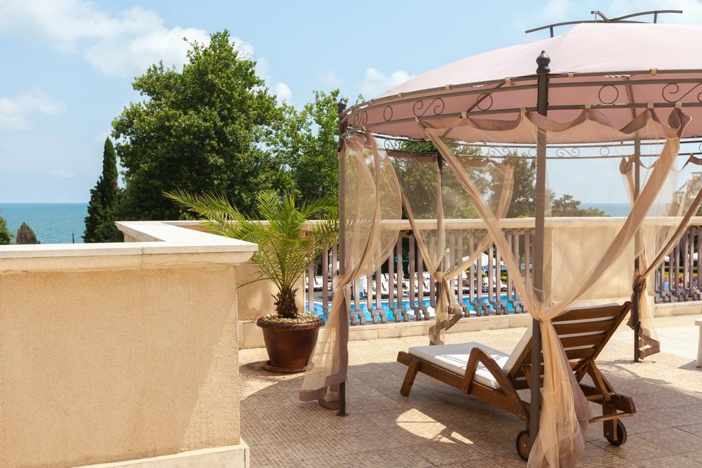 Melia Grand Hermitage All Inclusive Golden Sands Ngoại thất bức ảnh The hotel's rooftop