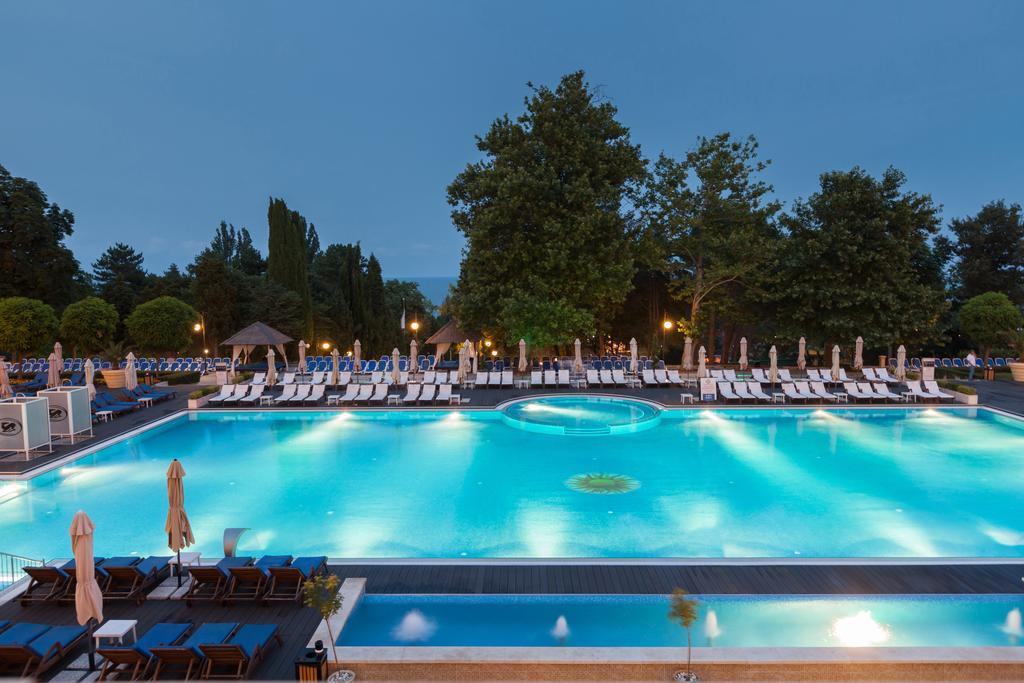 Melia Grand Hermitage All Inclusive Golden Sands Ngoại thất bức ảnh The swimming pool at the hotel