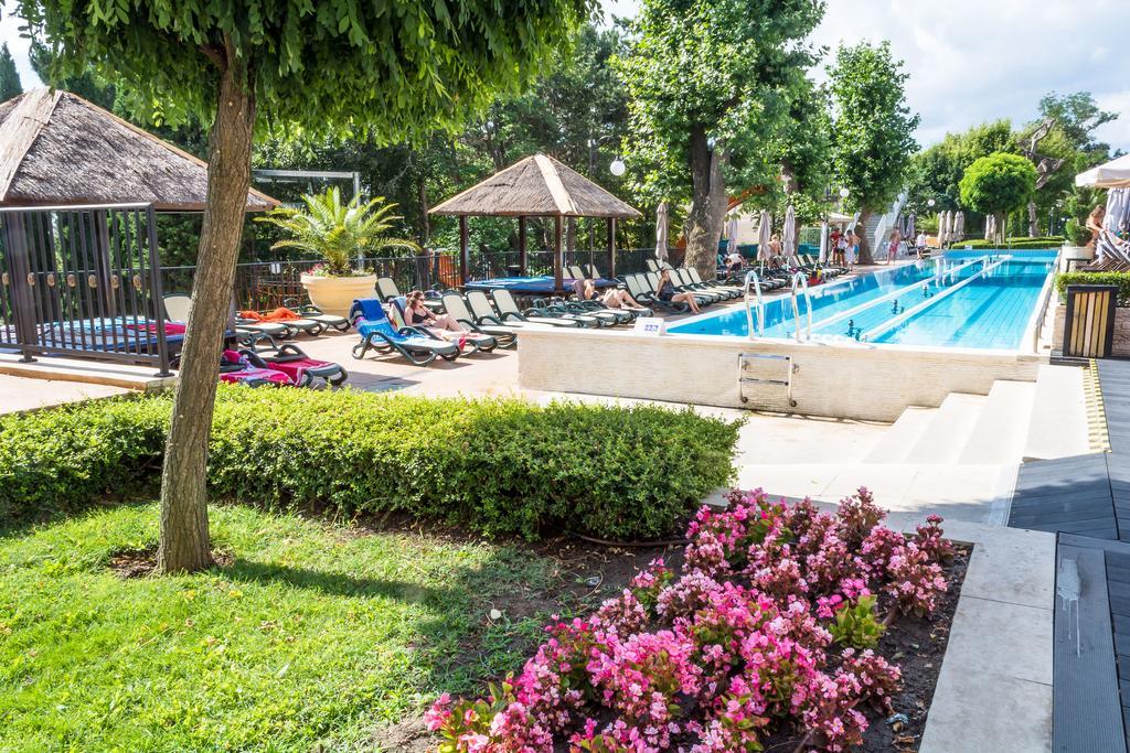 Melia Grand Hermitage All Inclusive Golden Sands Ngoại thất bức ảnh The swimming pool at the hotel