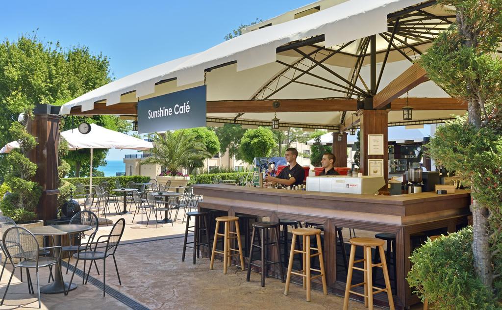 Melia Grand Hermitage All Inclusive Golden Sands Ngoại thất bức ảnh A Starbucks in Athens, Greece